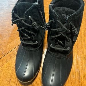 Black Cheetah/leopard print Sperry’s size 8